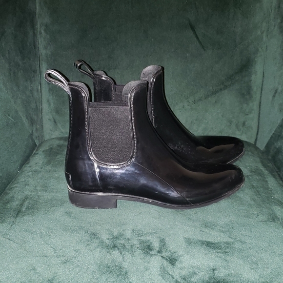 Storm by Cougar Black Patent Short Boots - Picture 2 of 5